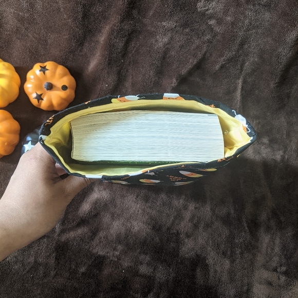 Candy Corn Small Book Sleeve🎃👻📚 - Picture 5 of 5